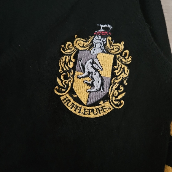 Harry Potter Hufflepuff Cardigan Sweater | Women’s M | Black & Yellow - Picture 2 of 12